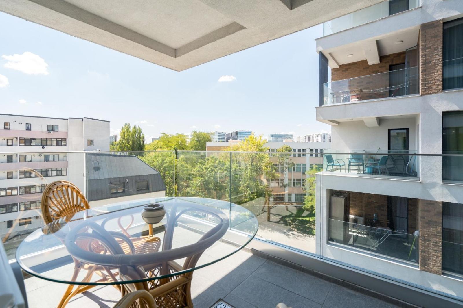 A Home Away - Politehnica Park Бухарест Екстер'єр фото